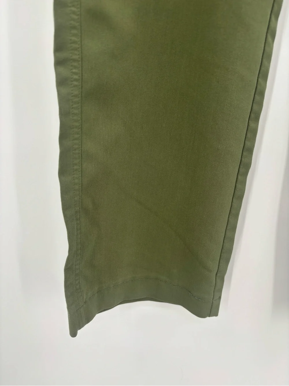 FIGS Technical Collection Cairo Cargo Scrub Pants in Martini Olive Size Large